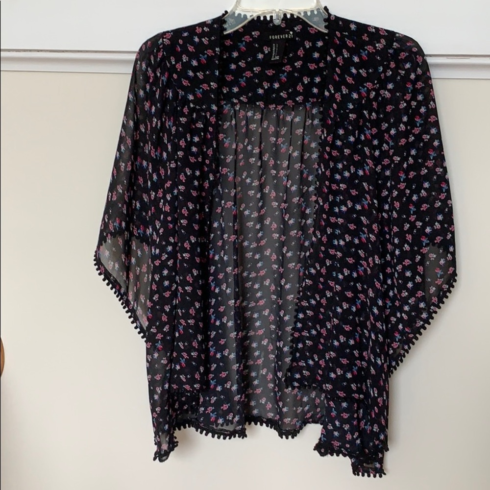 Forever 21 Ditsy Floral Kimono 🌸💜